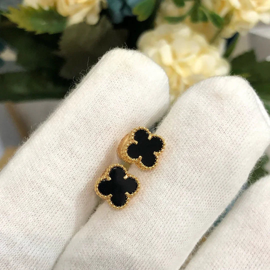 À QUATRE FEUILLES | CLOUS D'OREILLES NOIRS